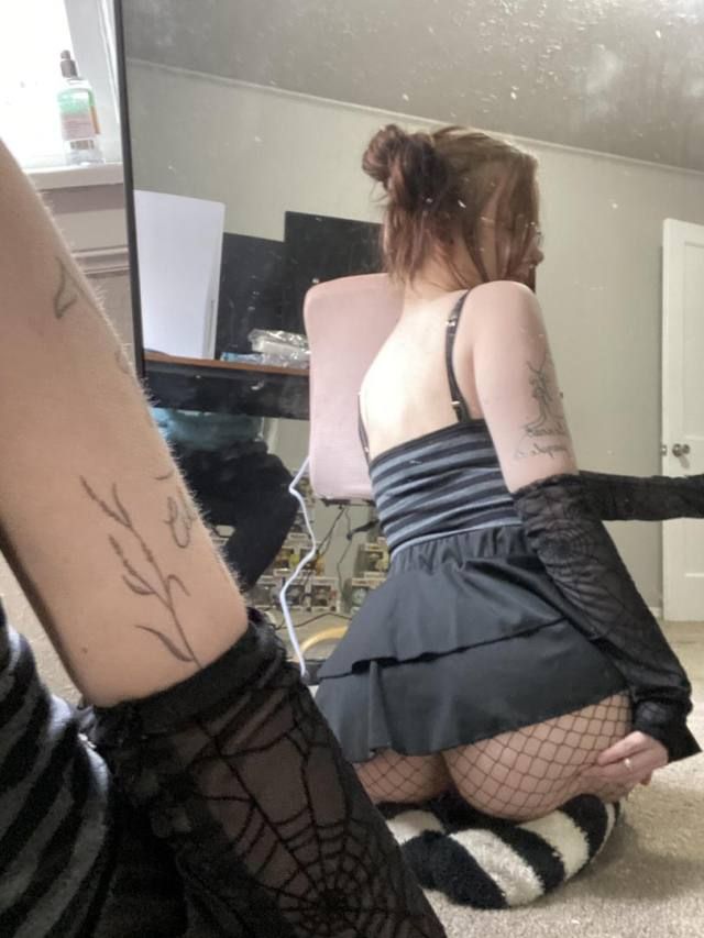 I'm a young independent free lady I offer all services no limitation or restrictions send me a text 4435721440 - Image 2